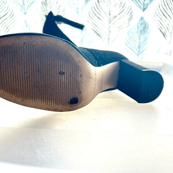 Marc Fisher Women's Block Heel Pumps Size 6 Black Suede With Strap - Picture 4 of 5